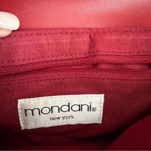 Mondani New York Red Baguette Shoulder Bag, Minimal Y2K Structured Gold Hardware - Picture 6 of 10